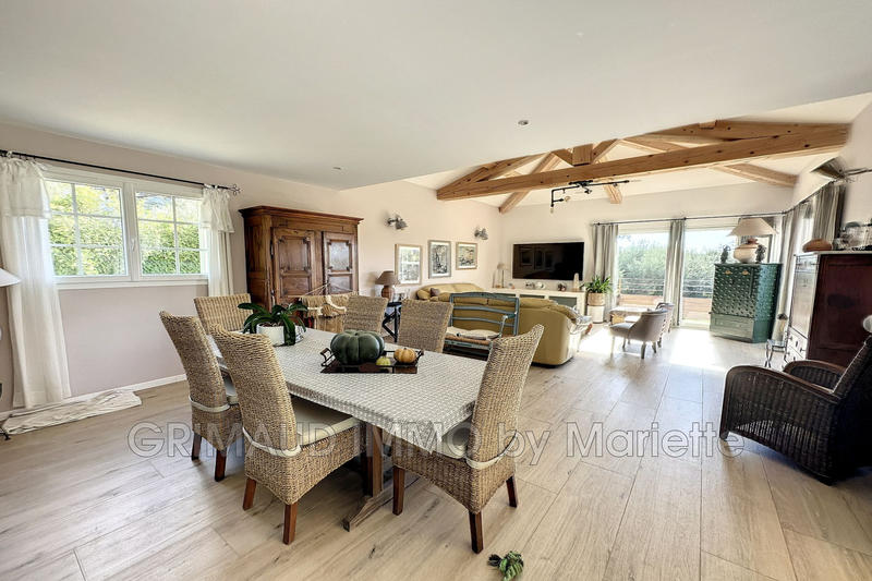 Maison - 320 m² - 13 pièces