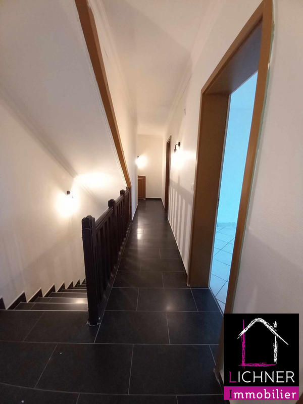 Maison - 220 m² - 8 pièces