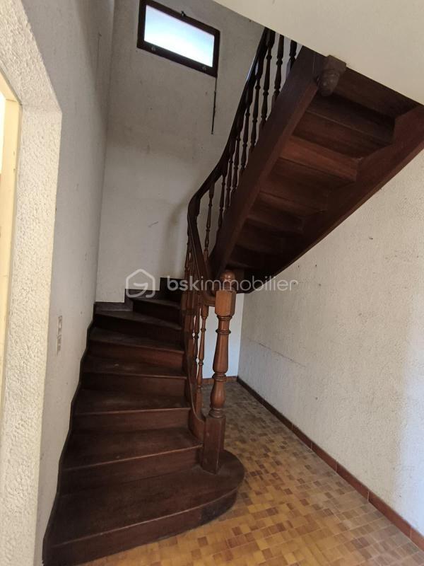 Propriété - 172 m² - 10 pièces