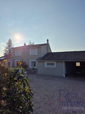 Maison traditionnelle - 153 m² - 8 pièces