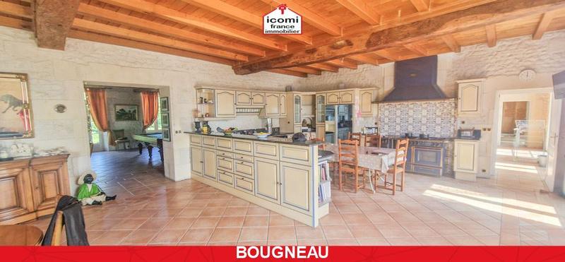 Propriété - 1 000 m² - 10 pièces