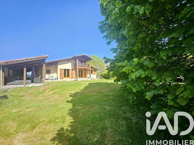 Maison - 141 m² - 6 pièces