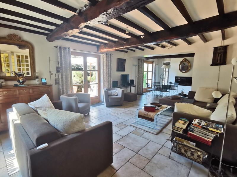 Maison - 209 m² - 9 pièces