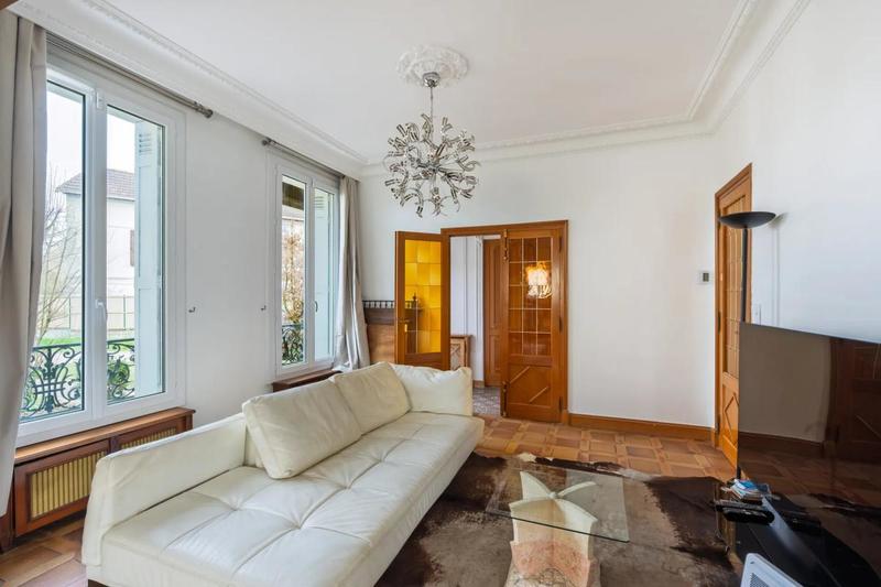 Maison - 228 m² - 8 pièces