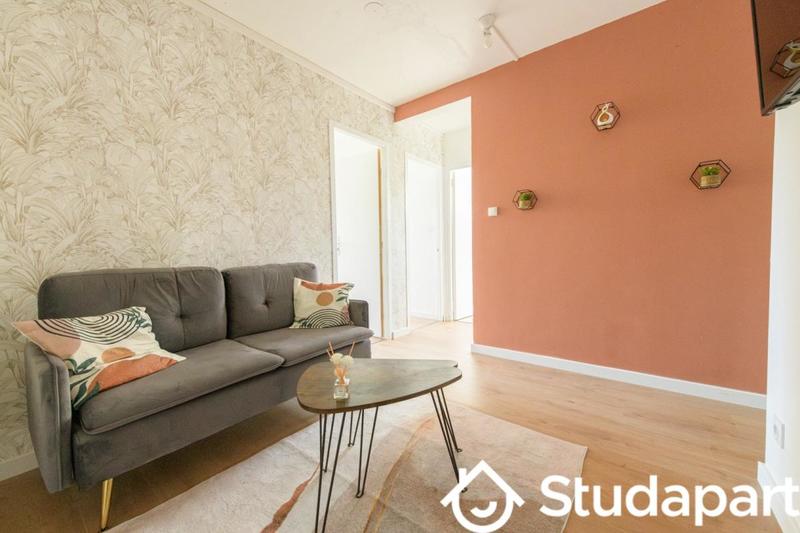 Chambre - 9 m² - 1 pièce