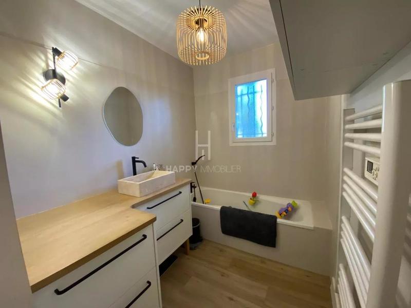 Maison - 105 m² - 6 pièces