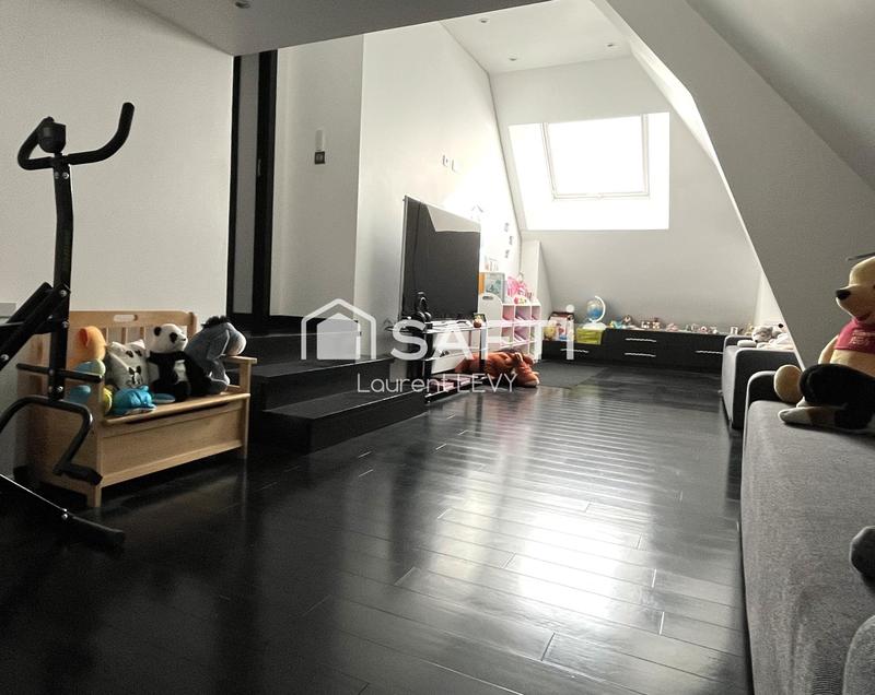 Maison - 340 m² - 7 pièces