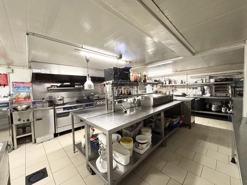 Fonds de commerce - Bureau - 120 m²