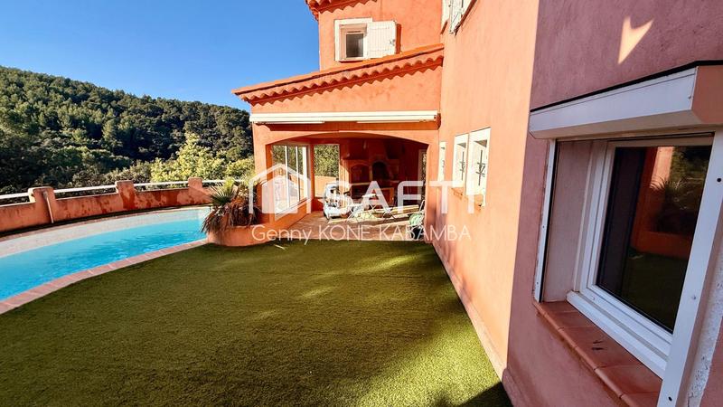 Maison - 171 m² - 7 pièces