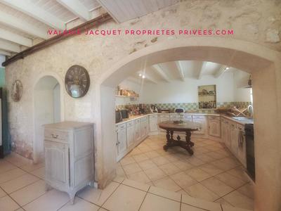 Maison - 200 m² - 8 pièces