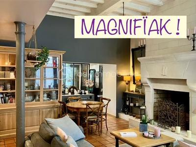 Demeure - 132 m² - 7 pièces