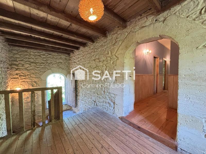 Maison - 305 m² - 12 pièces