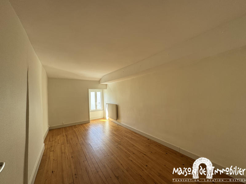 Maison - 93 m² - 4 pièces