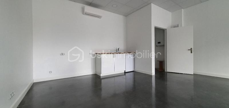 Local commercial - 47 m² - 1 pièce