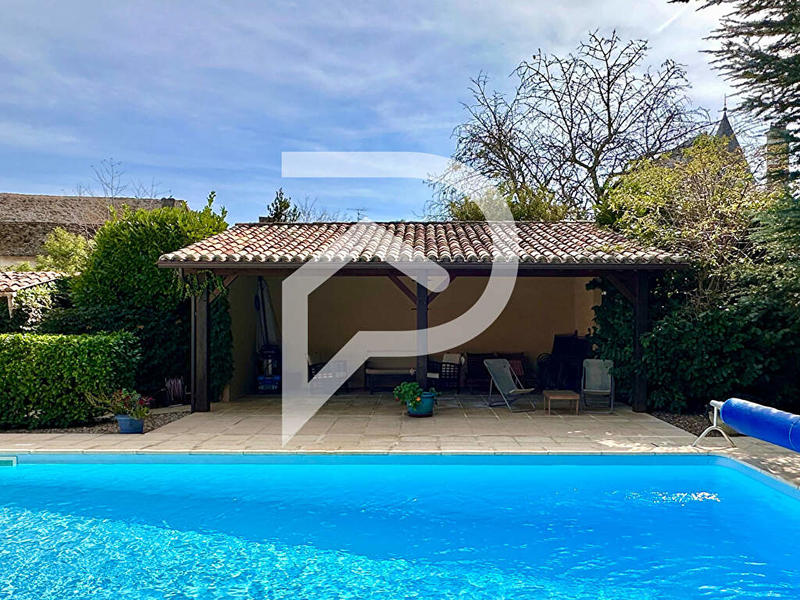 Villa - 290 m² - 8 pièces