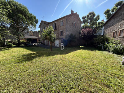 Maison - 194 m² - 8 pièces