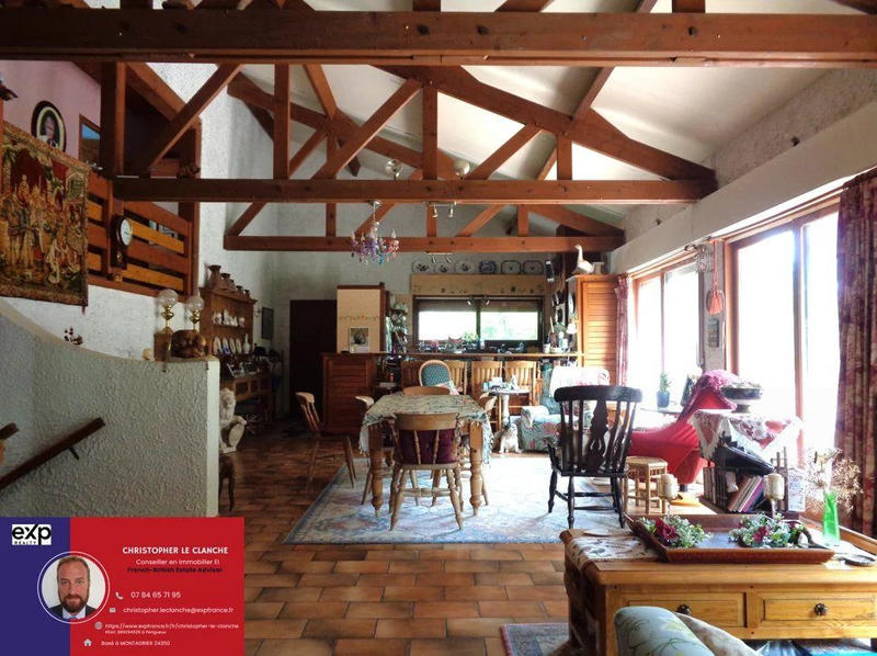 Maison traditionnelle - 190 m² - 7 pièces