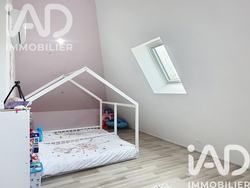 Maison - 260 m² - 10 pièces