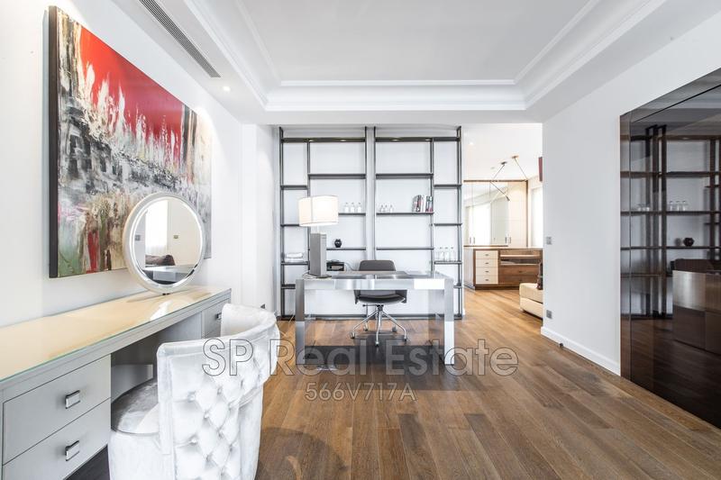 Appartement - 250 m² - 5 pièces