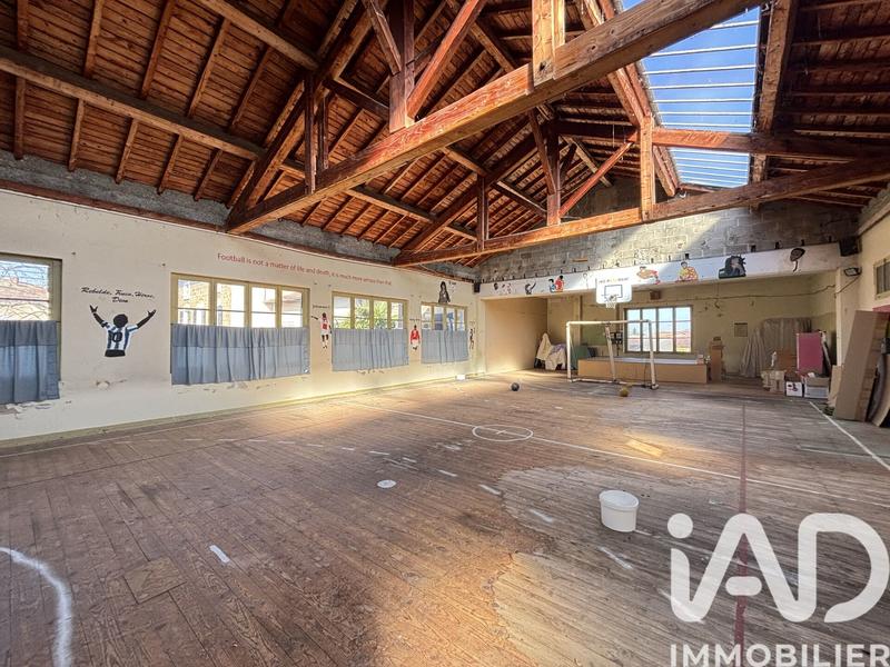 Maison - 451 m² - 12 pièces