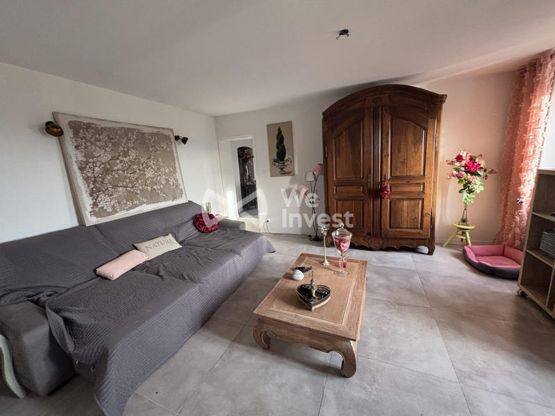 Maison - 222 m² - 7 pièces