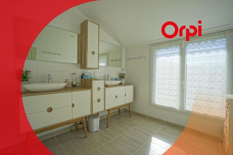 Maison - 220 m² - 6 pièces