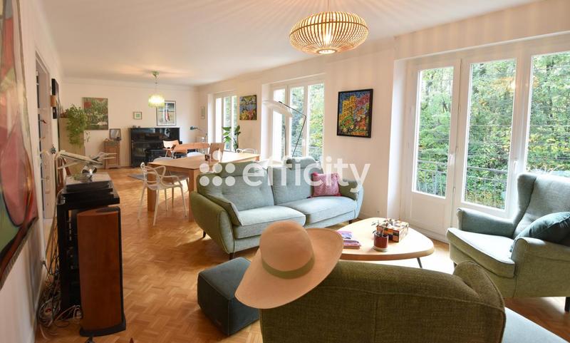 Maison - 158 m² - 7 pièces