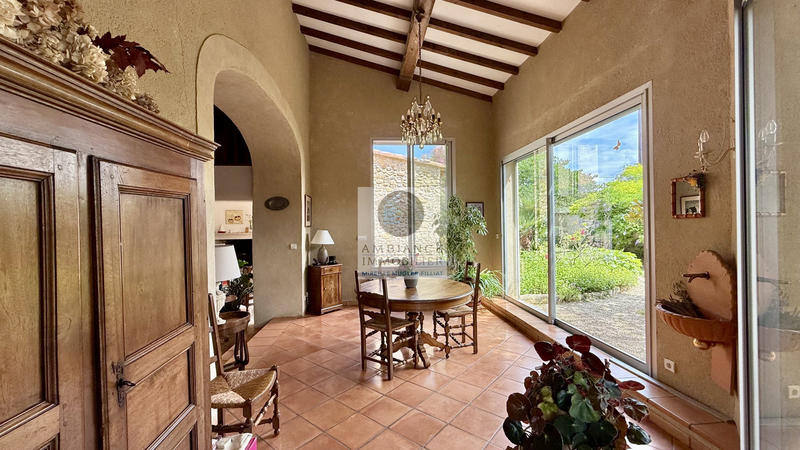 Maison - 214 m² - 10 pièces