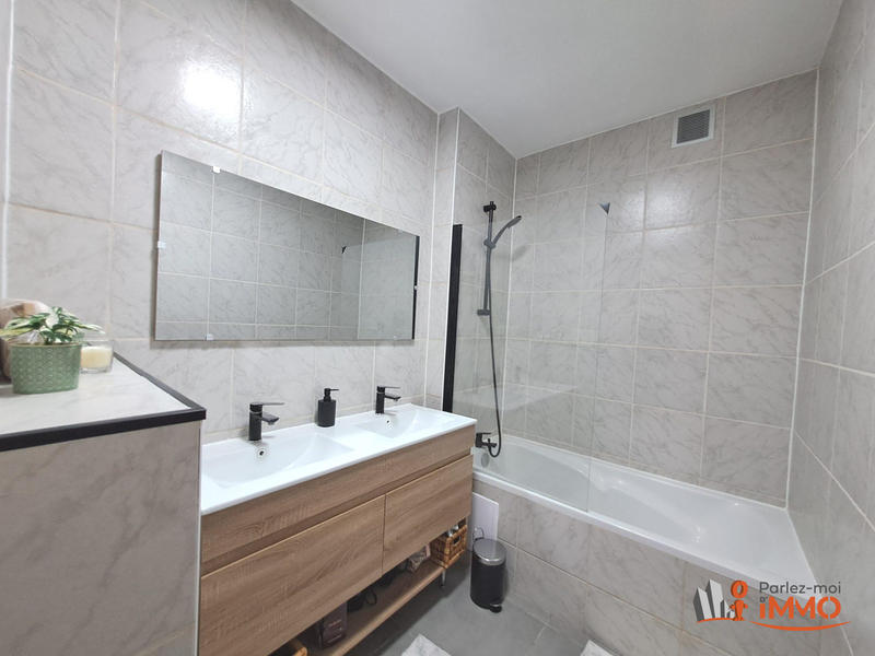 Appartement - 82 m² - 4 pièces