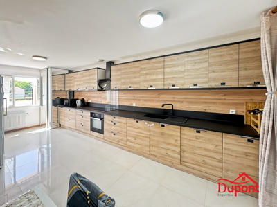 Maison contemporaine - 198 m² - 10 pièces