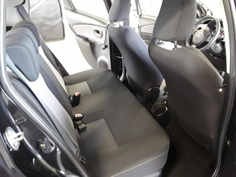 Toyota Yaris 1.5 Hybride 100 Cv France Business