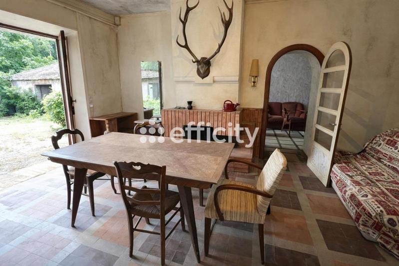 Maison - 195 m² - 7 pièces