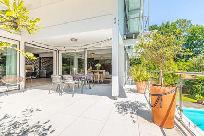 Maison contemporaine - 290 m² - 7 pièces