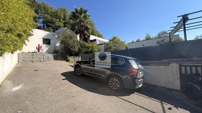 Maison - 181 m² - 7 pièces