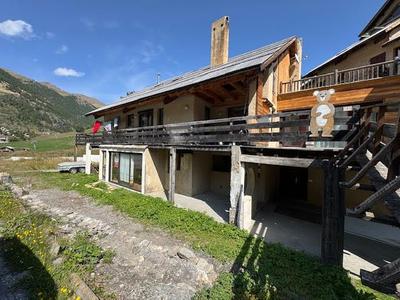 Maison - 200 m² - 3 pièces