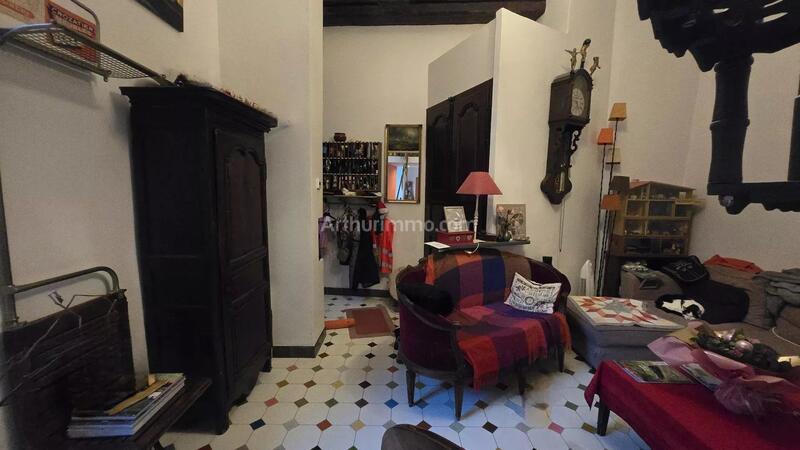 Maison - 243 m² - 11 pièces