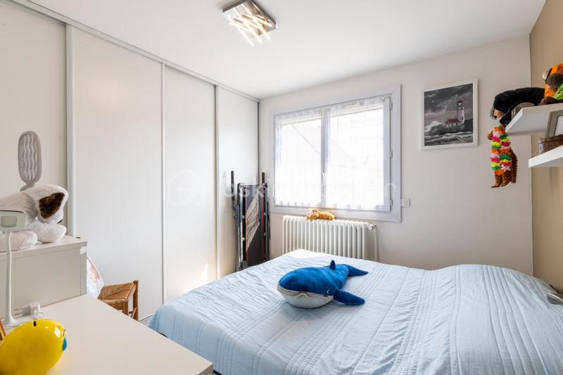 Maison traditionnelle - 168 m² - 8 pièces