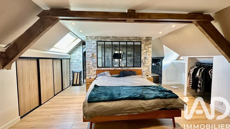 Maison - 137 m² - 7 pièces