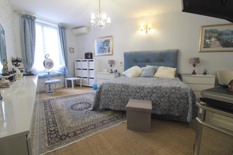 Maison ancienne - 240 m² - 10 pièces