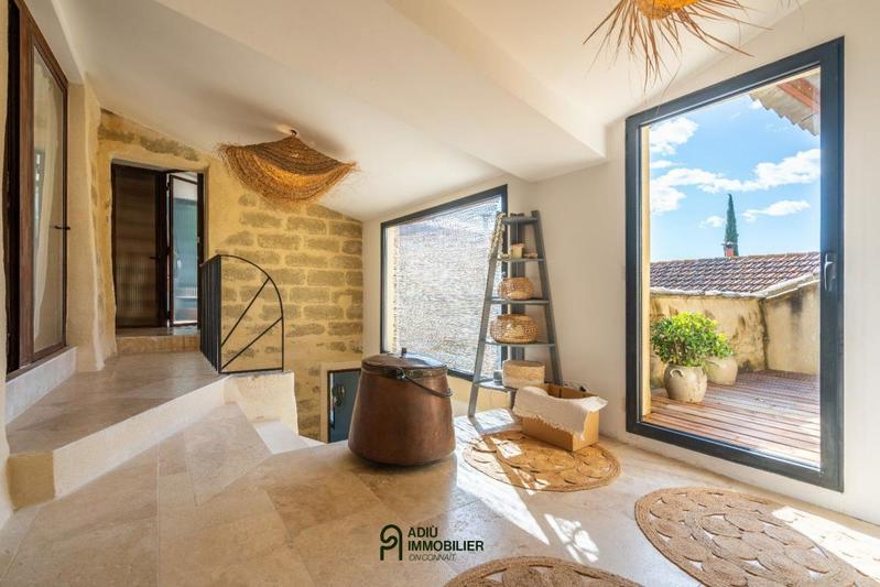 Mas - 300 m² - 10 pièces