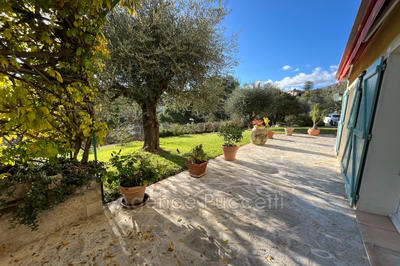 Maison - 203 m² - 7 pièces