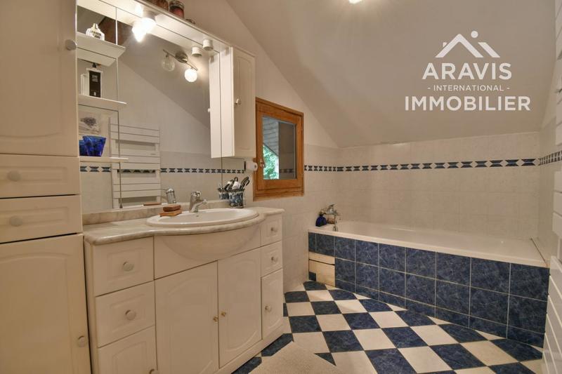 Propriété - 234 m² - 7 pièces