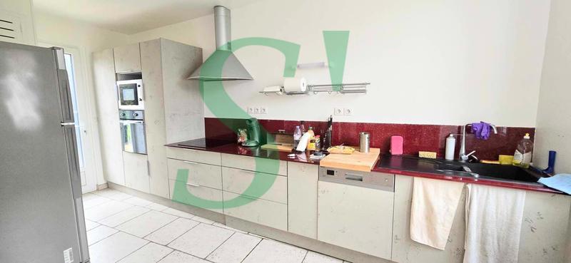 Maison - 268 m² - 10 pièces