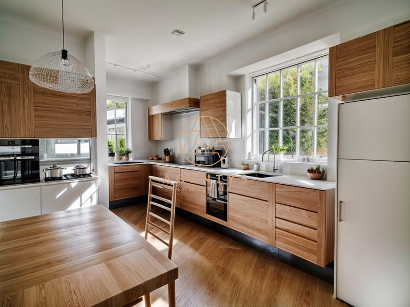 Maison - 249 m² - 10 pièces