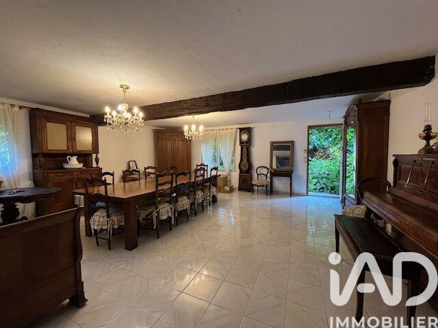 Maison - 318 m² - 12 pièces