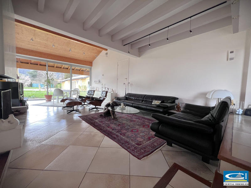 Villa - 239 m² - 7 pièces