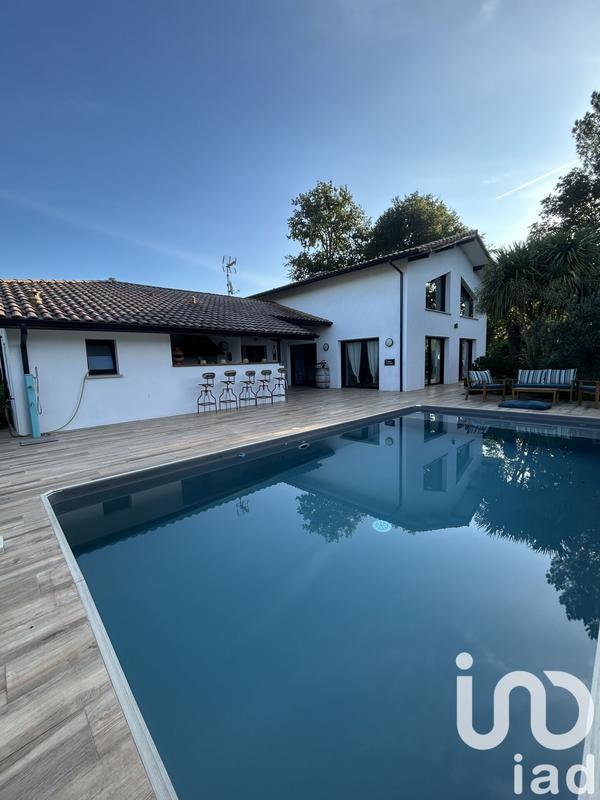 Maison - 197 m² - 8 pièces