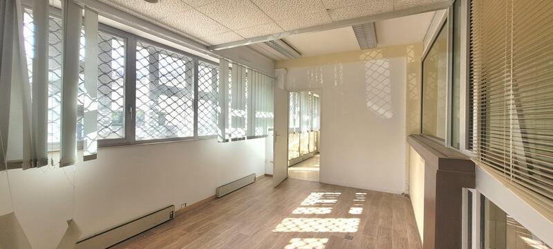 Bureau - 334 m²