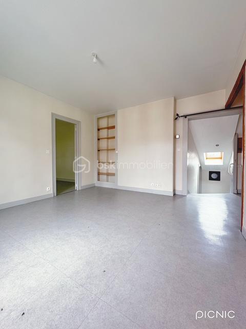 Immeuble - 145 m² - 10 pièces