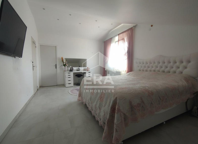 Maison - 174 m² - 7 pièces